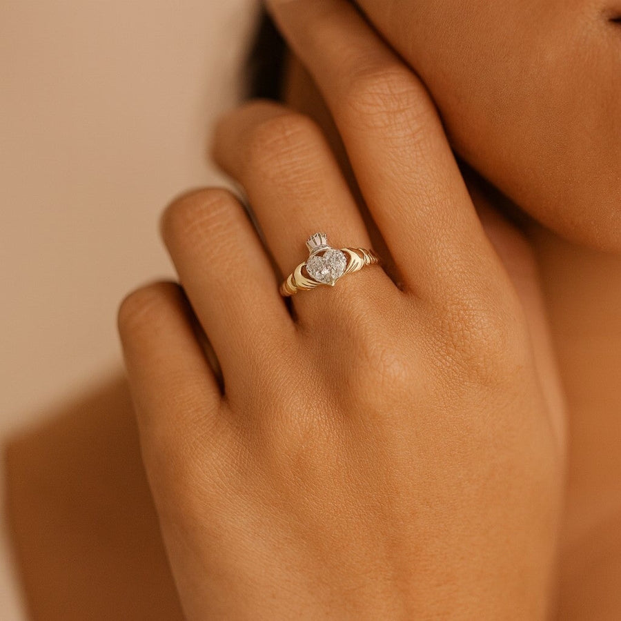 10KT Gold Claddagh Ring Ring Bijoux Signé Luxo 