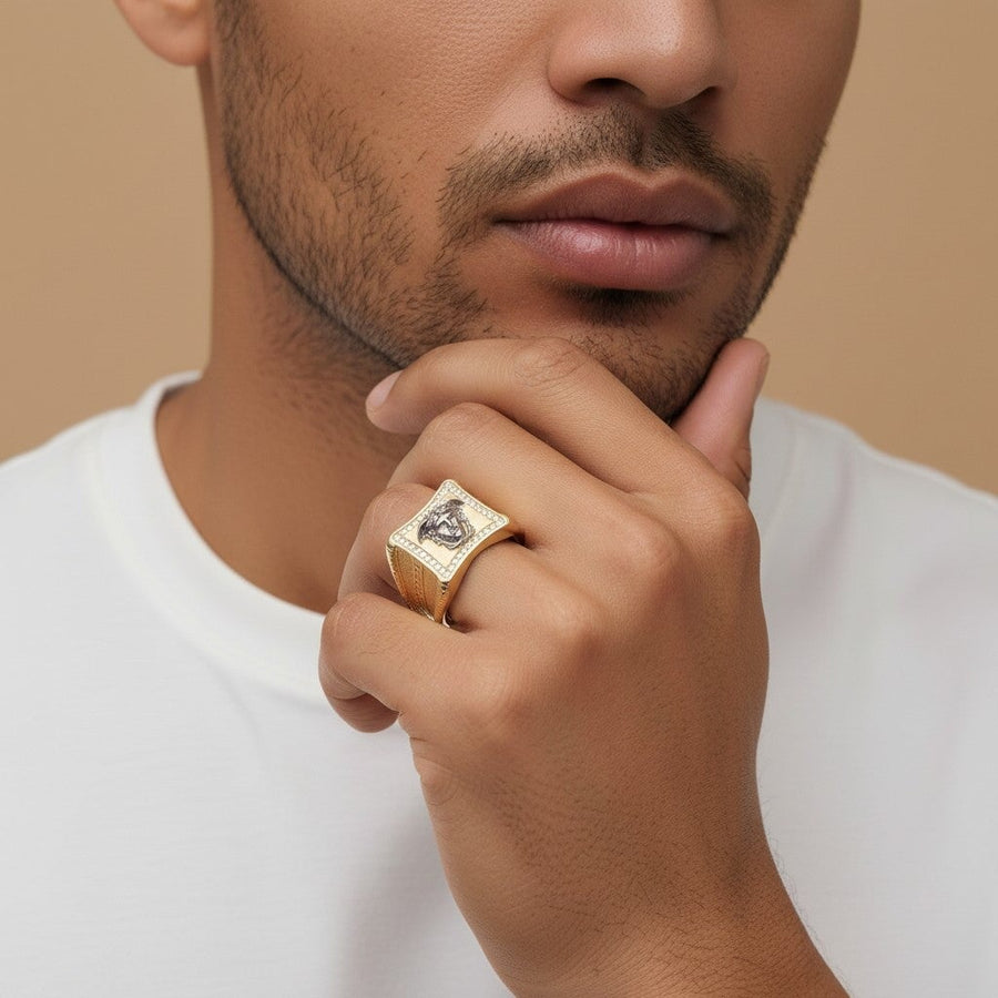 10KT Gold Greek Medusa Square Cubic Ring Ring Bijoux Signé Luxo 8 White 