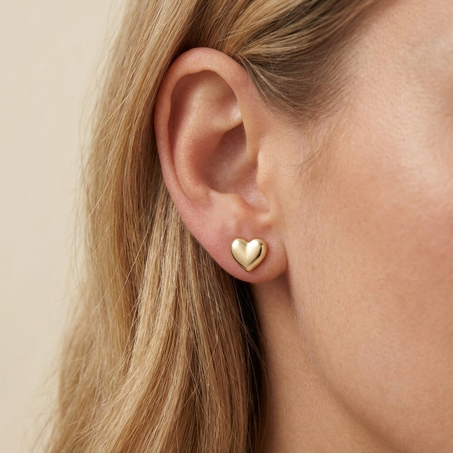 10KT Gold Heart Studs Earrings Bijoux Signé Luxo Yellow 