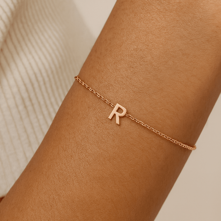 10KT Gold Initial Bracelet Bracelet Bijoux Signé Luxo 