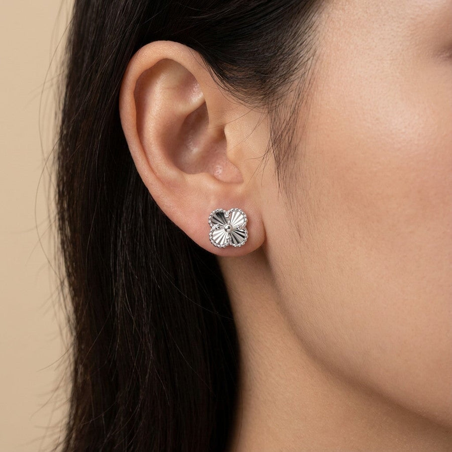 10KT Gold Love Knot Studs Earrings Bijoux Signé Luxo 