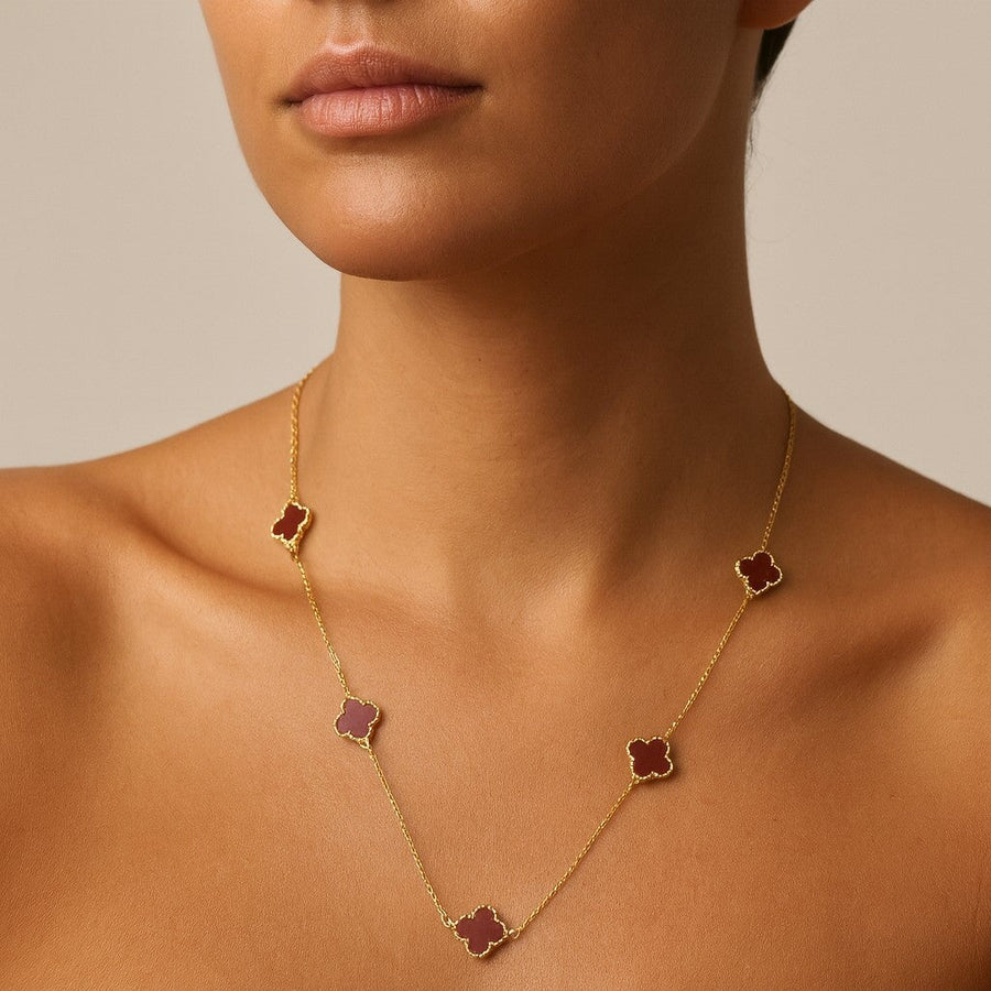 10KT Gold Mini Vintage Clover Red Carnelian by the yard Necklace Necklace Bijoux Signé Luxo 