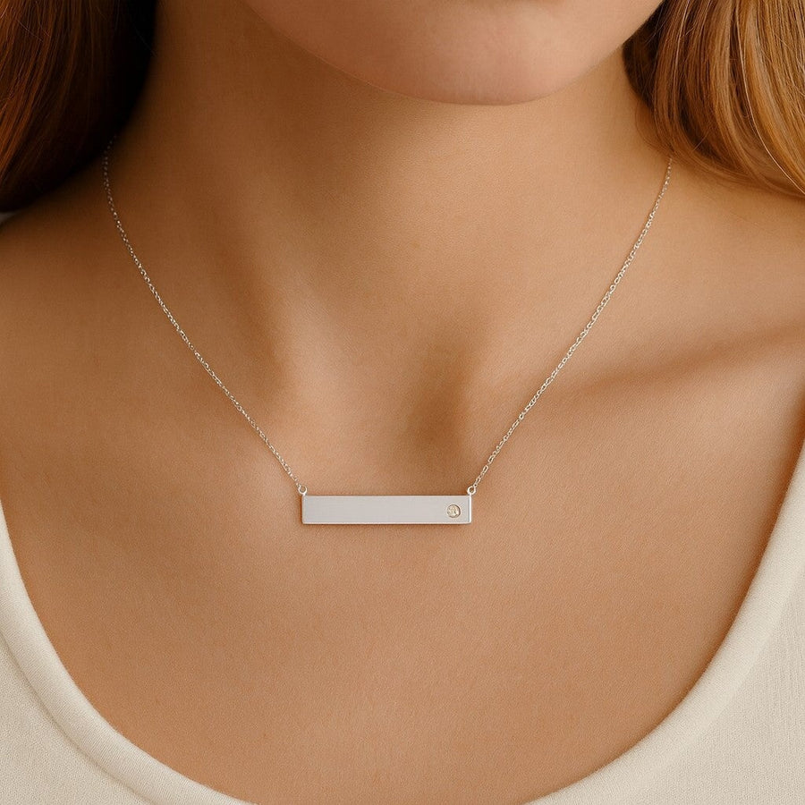 10KT Gold Nameplate Necklace Necklace Bijoux Signé Luxo White Cursive 