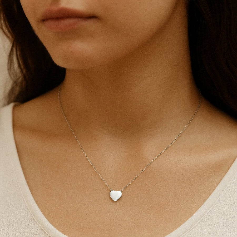 10KT Gold Single Heart Necklace Necklace Bijoux Signé Luxo White 