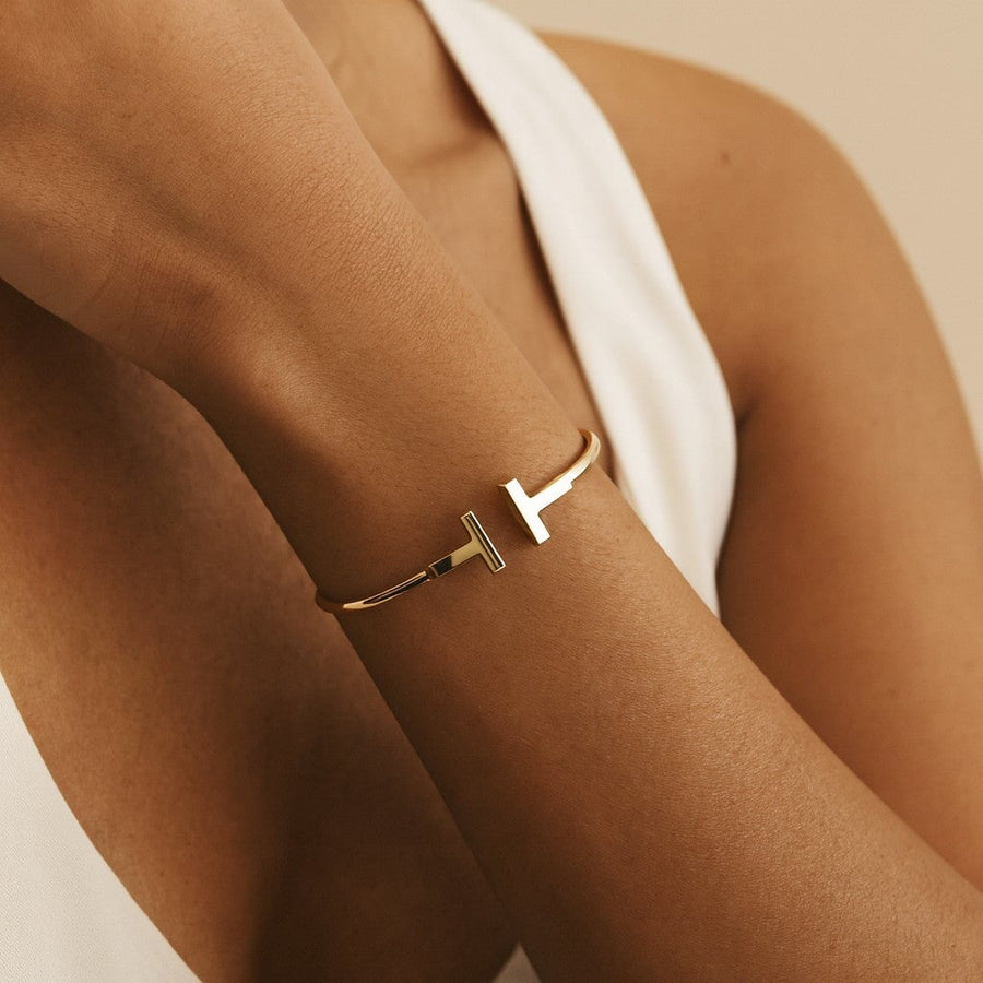 10KT Gold T Bangle Bracelet Bijoux Signé Luxo Yellow 