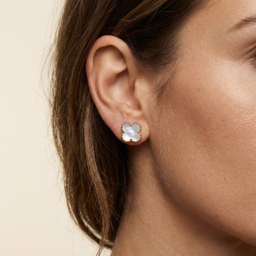 10KT Gold Vintage Clover Mother of Pearl Studs Earrings Bijoux Signé Luxo 